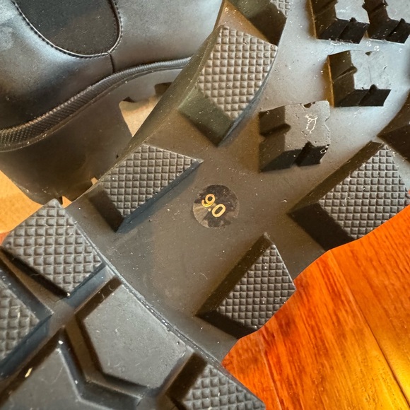 STEVE MADDEN BOOTS 🖤NEW🖤 - Picture 4 of 7